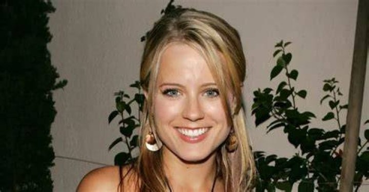 Allison Munn Bra Size, Age, Weight, Height, Measurements