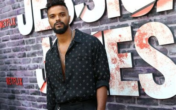Eka Darville Net Worth