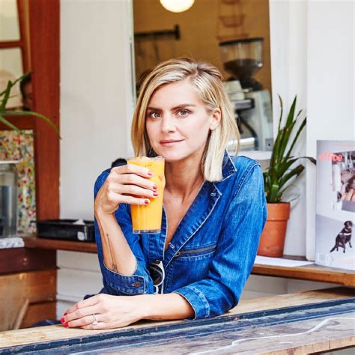 Eliza Coupe Eliza Coupe