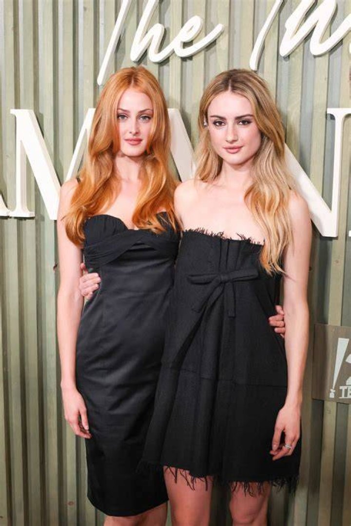 Grace Van Patten with sister Anna Van Patten Grace Van Patten with sister Anna Van Patten