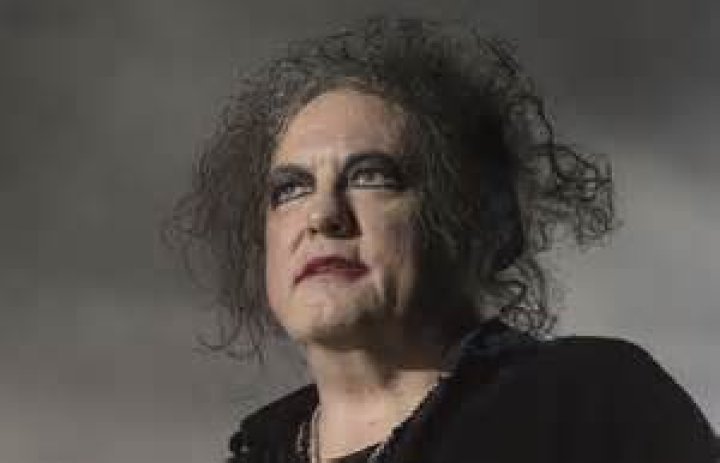 How rich is Robert Smith from The Cure?