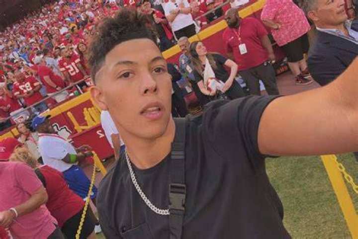 How tall is Patrick Mahomes brother Jackson Mahomes? 1 Jackson Mahomes