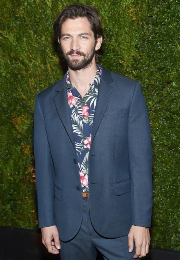 Michiel Huisman Workout Routine