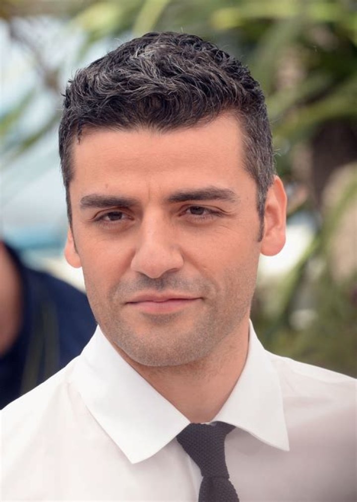 Oscar Isaac siblings: Meet Nicole Hernández Hammer and Mike Hernandez 1 Oscar Isaac