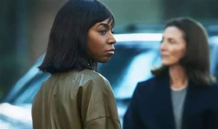 Pippa Bennett Warner with Cast of Chloe Pippa Bennett Warner with Cast of Chloe