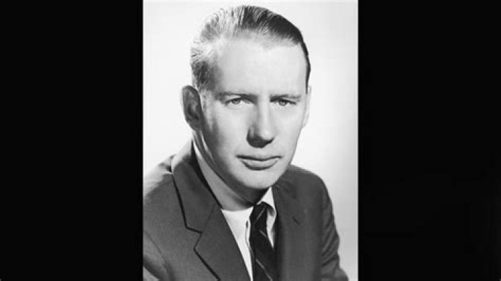 Robert MacNeil Robert MacNeil