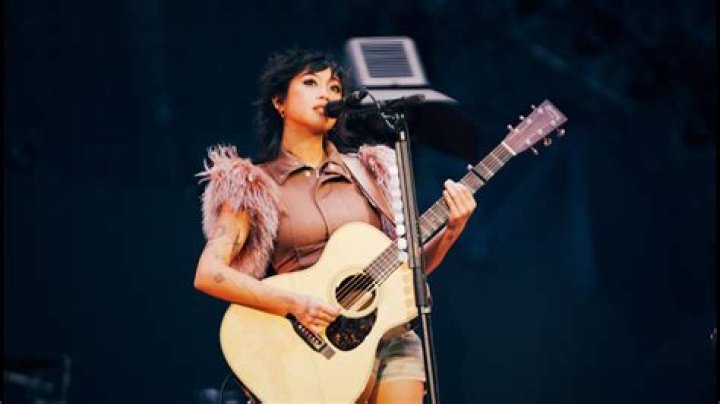 Singer Beabadoobee